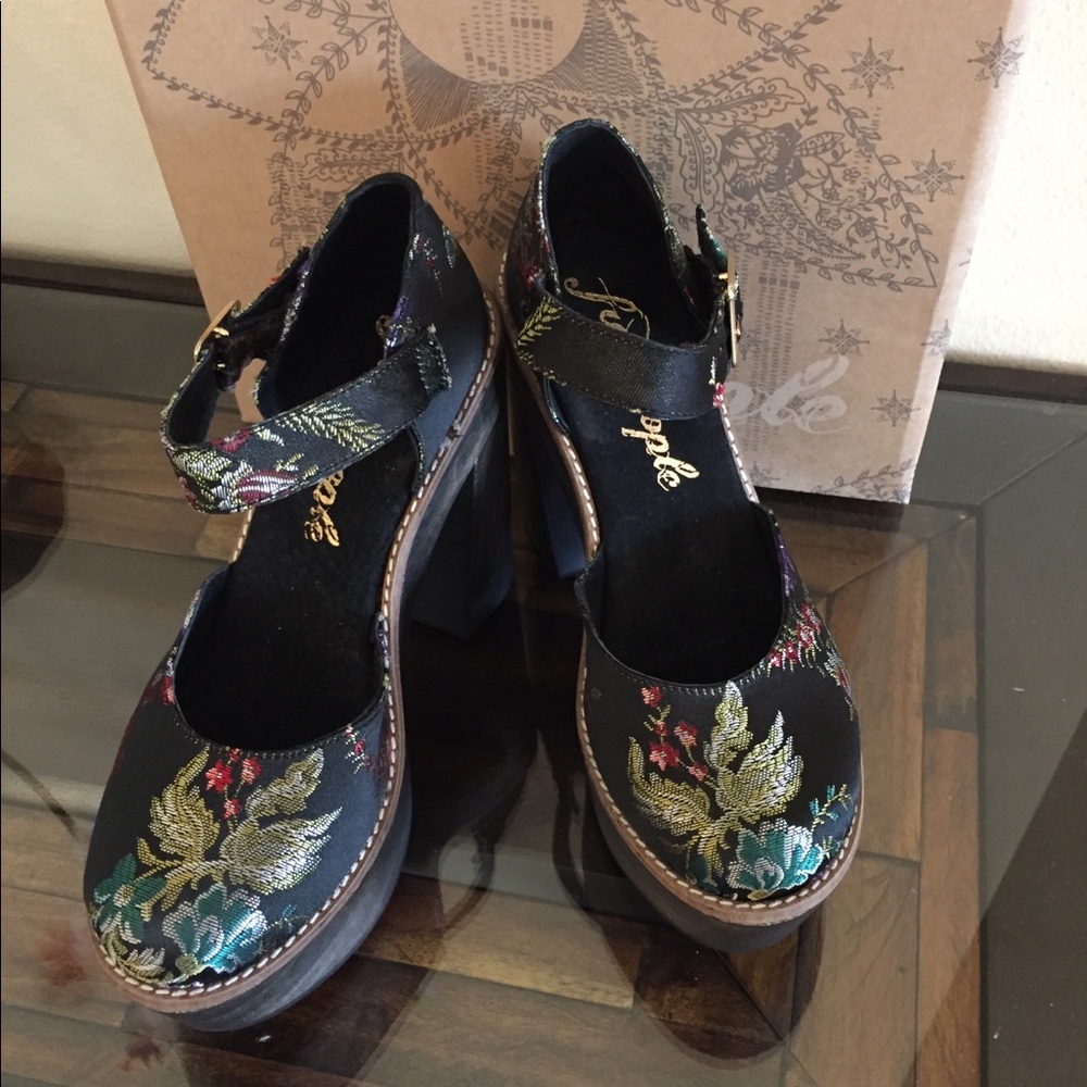 Free People Starlet embroidered wood Platform pump - Picture 6 of 7